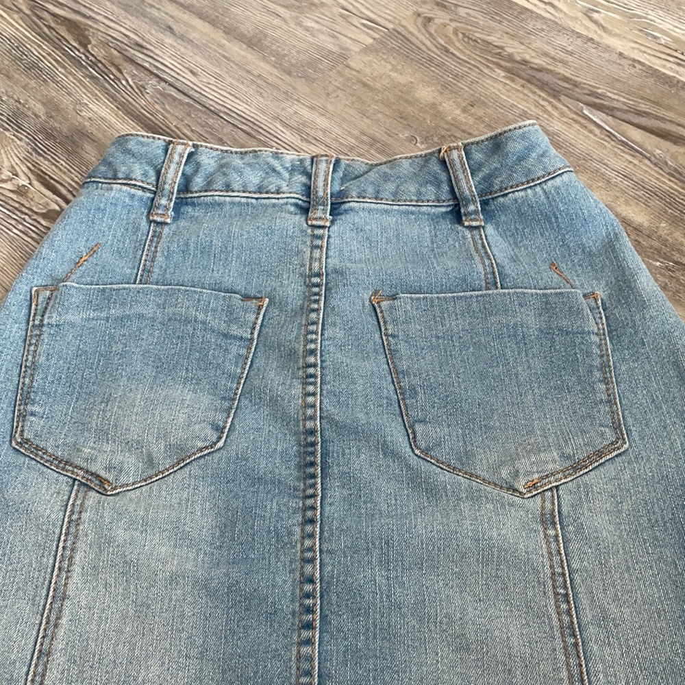 Button Up Skirt - Picture 3 of 4